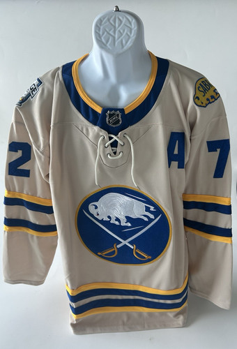 Tage thompson 72 buffalo - tage,